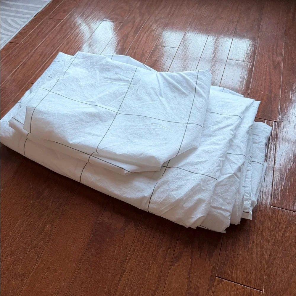 Brooklinen Classic Percale Duvet Set in Window Pane Full/Queen - Picture 3 of 6